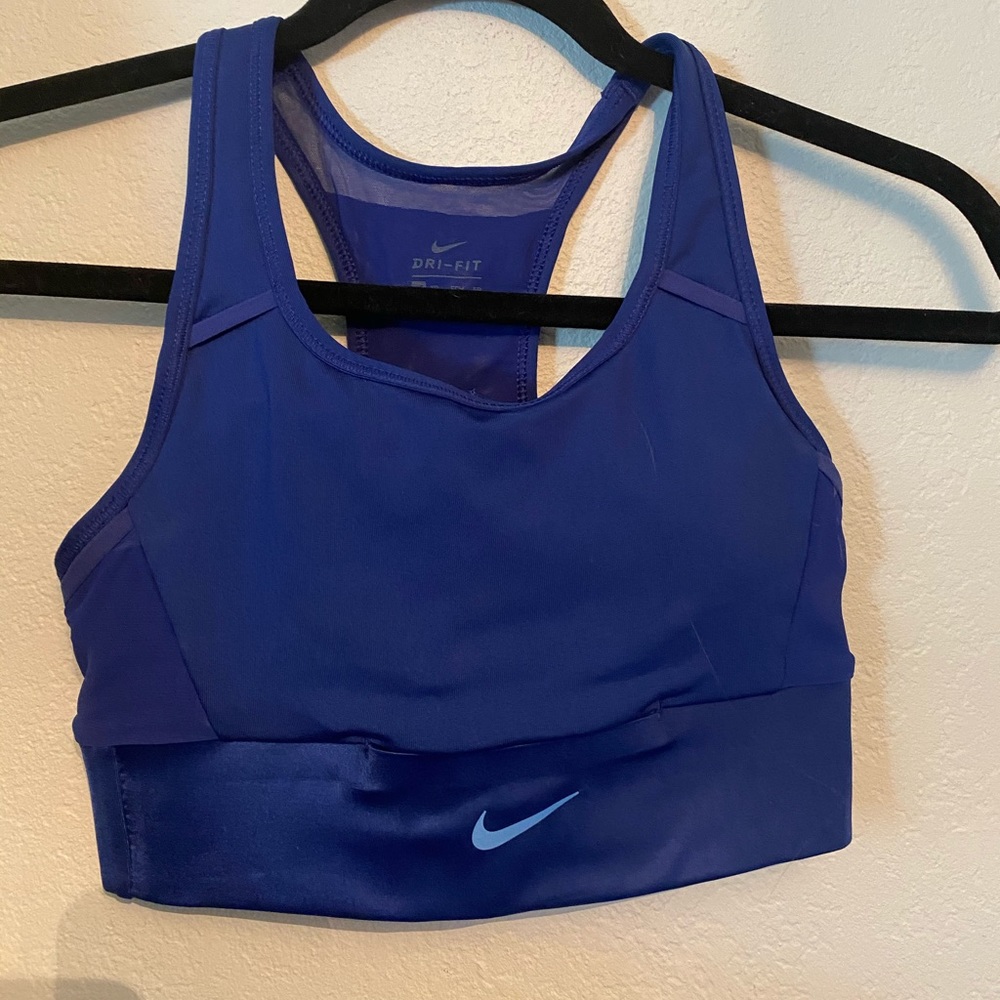New NIKE swoosh Pocket bra